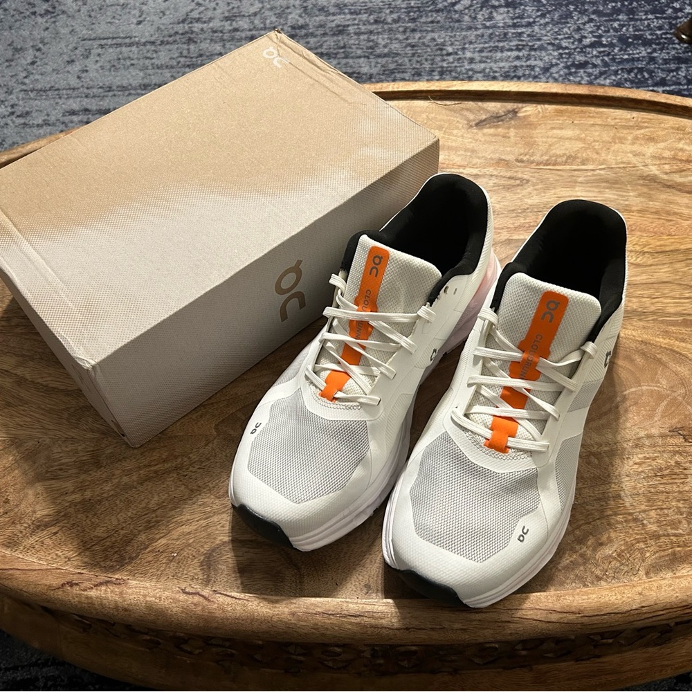 On Cloud OC Cloudrunner SIZE 10.5 BNWOT